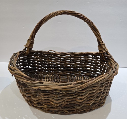 Vintage grapevine wall pocket - grapevine,